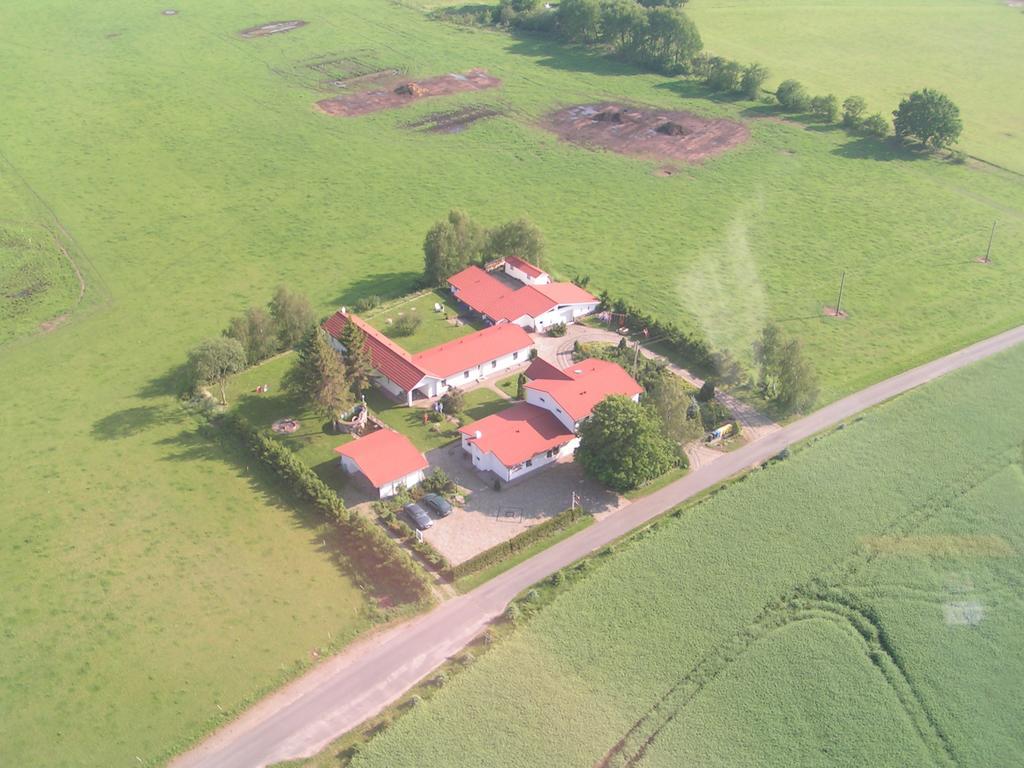 Landhotel Pathes Hof Фолькеншаген Экстерьер фото